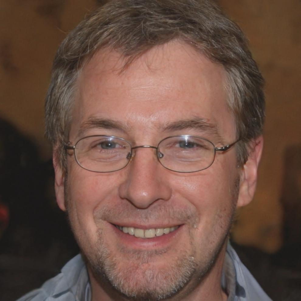 Portrait of facilitator Tomás Ó Briain